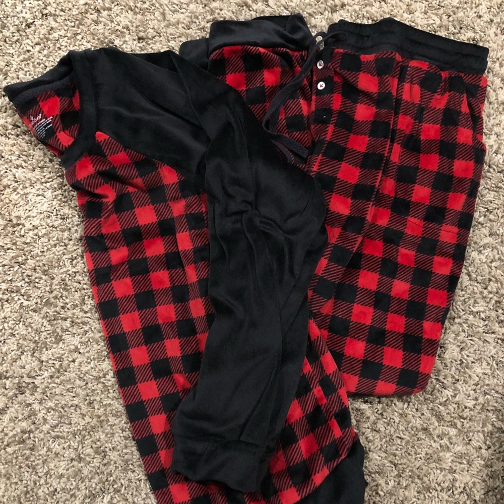 Women’s velour plaid pjs, size large, LN